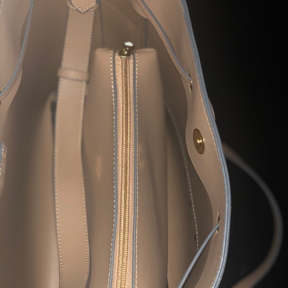 Handbag - Picture 2 of 4